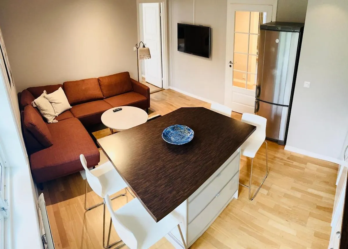 Cozy Apartment Near Light Rail 3 Bedrooms - 4 Beds 卑爾根