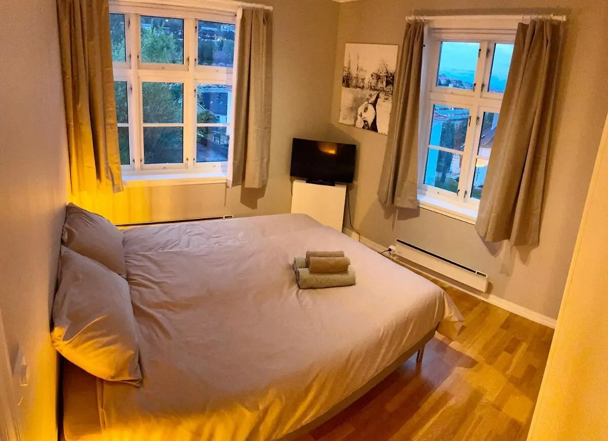 Cozy Apartment Near Light Rail 3 Bedrooms - 4 Beds 卑爾根 0*,