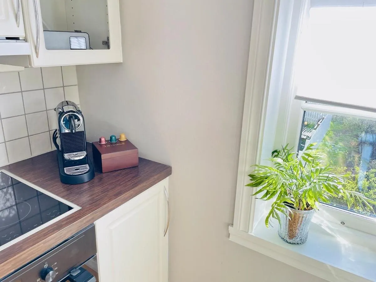 Cozy Apartment Near Light Rail 3 Bedrooms - 4 Beds 卑爾根